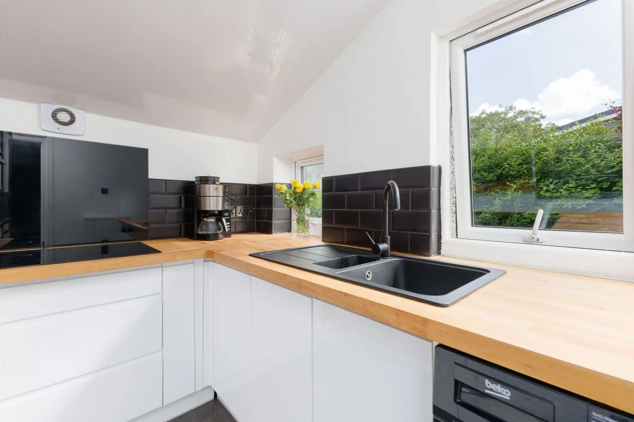 Morris Bank, Old Deans Road, Bathgate, photo 7