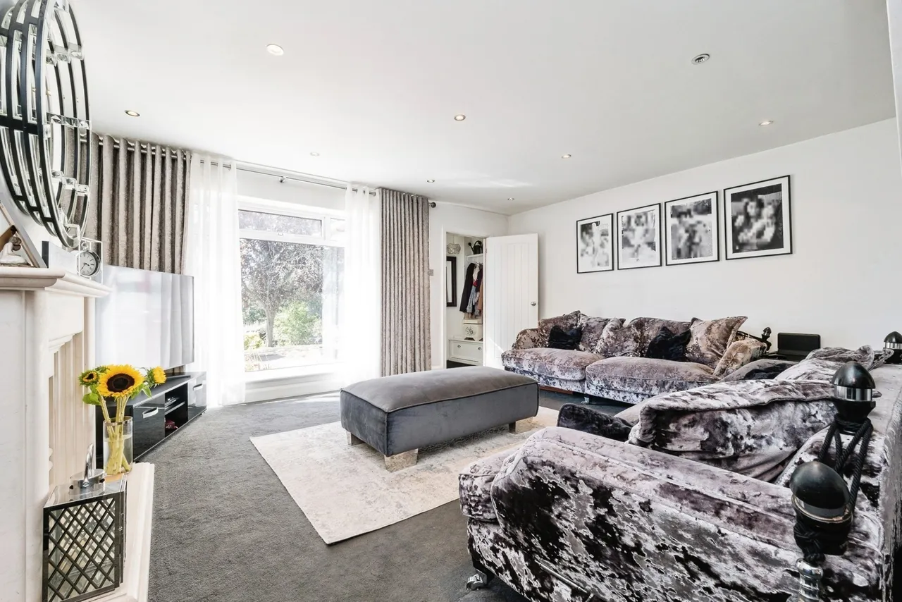 Upper Rainham Road, Hornchurch, RM12, photo 4