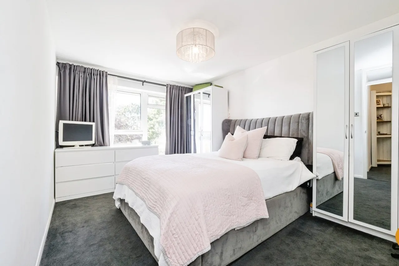 Upper Rainham Road, Hornchurch, RM12, photo 13