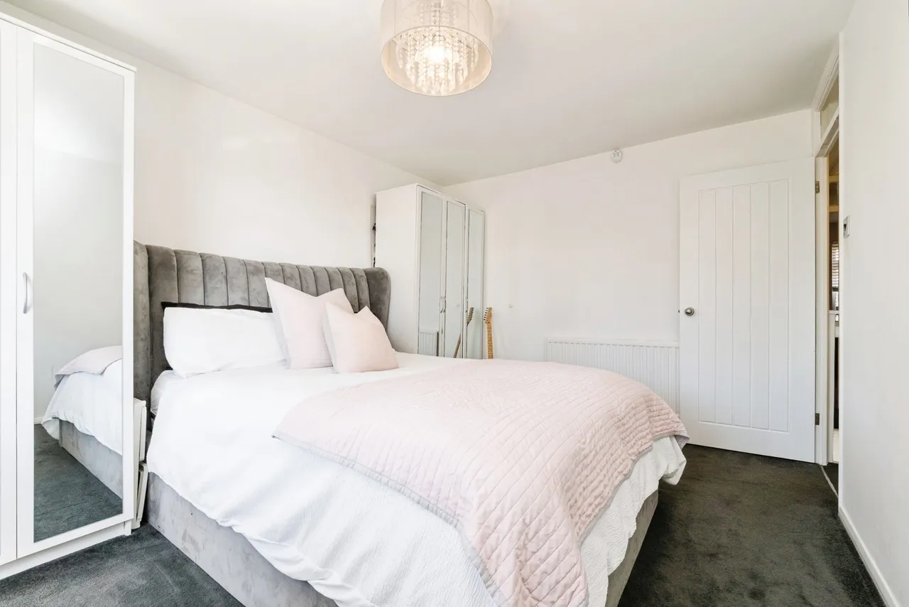 Upper Rainham Road, Hornchurch, RM12, photo 15