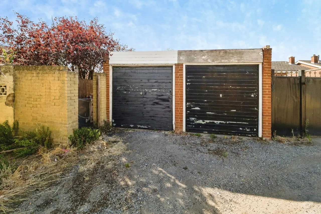 Upper Rainham Road, Hornchurch, RM12, photo 18