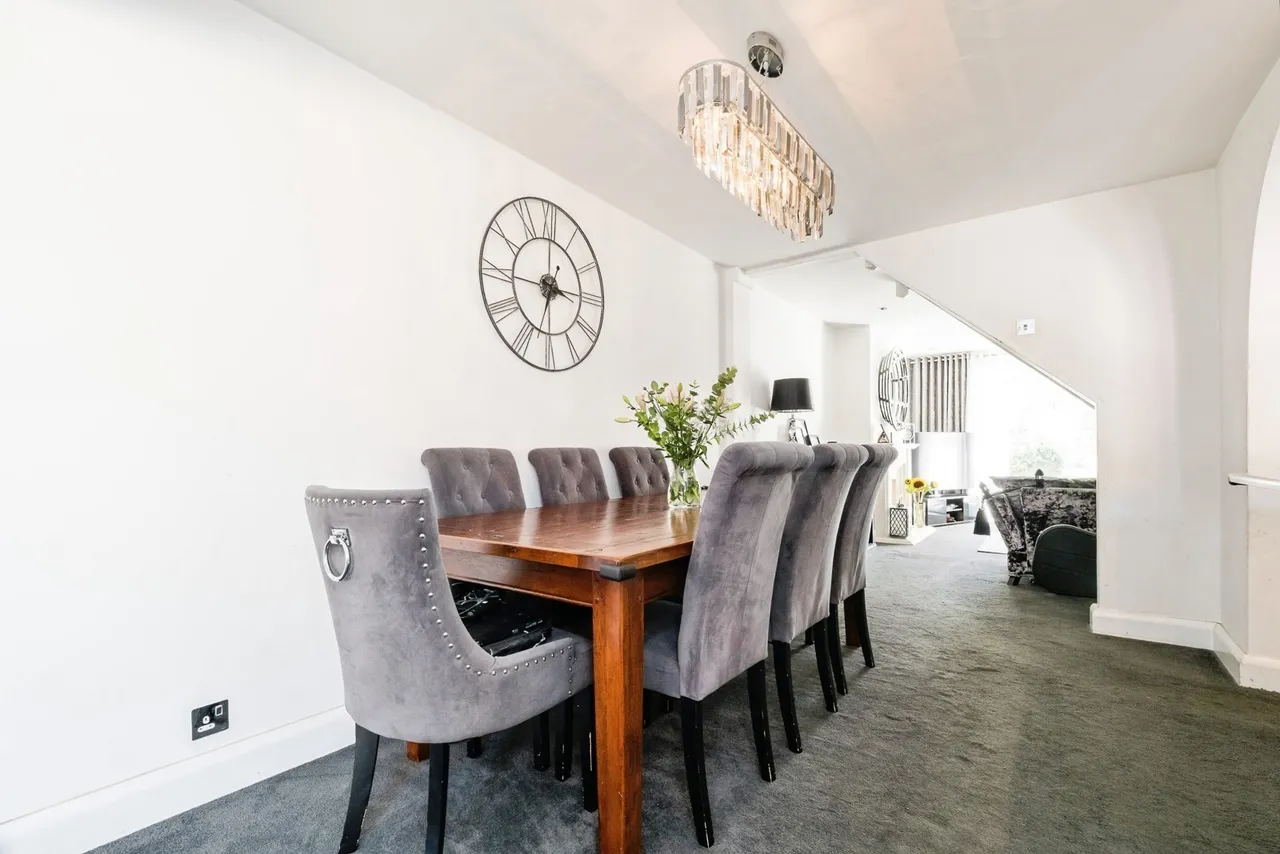 Upper Rainham Road, Hornchurch, RM12, photo 3