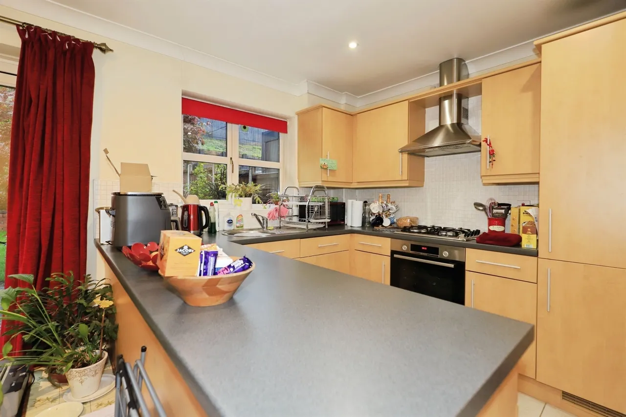 Ray Mercer Way, Kidderminster, DY10, photo 5