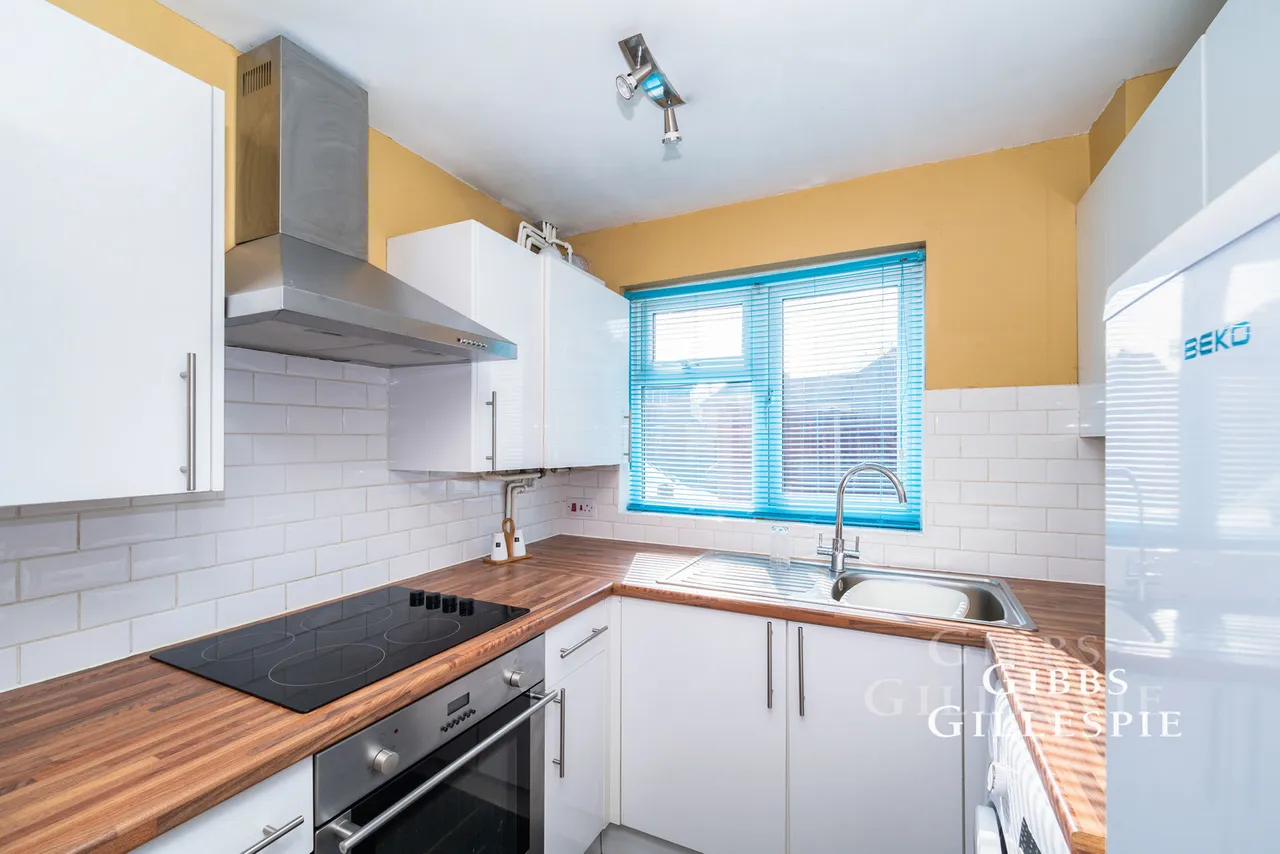 Hindhead Close, Hillingdon Fees Apply, UB8, photo 3
