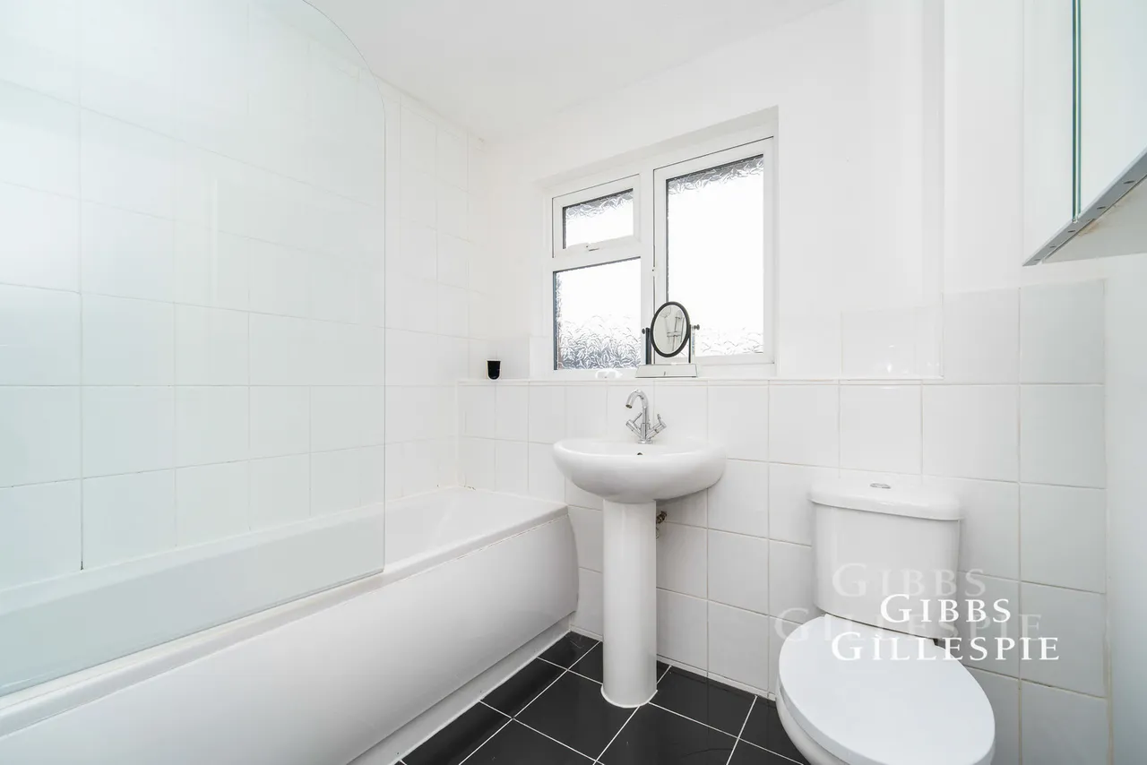 Hindhead Close, Hillingdon Fees Apply, UB8, photo 5