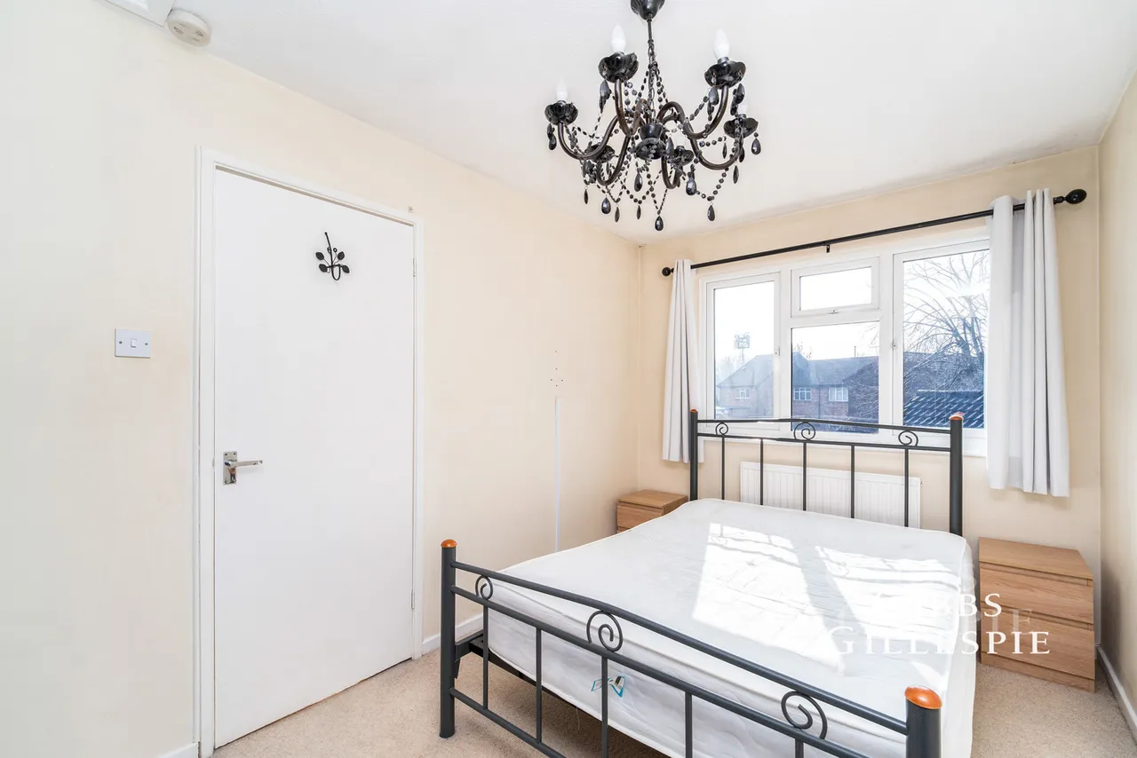 Hindhead Close, Hillingdon Fees Apply, UB8, photo 9