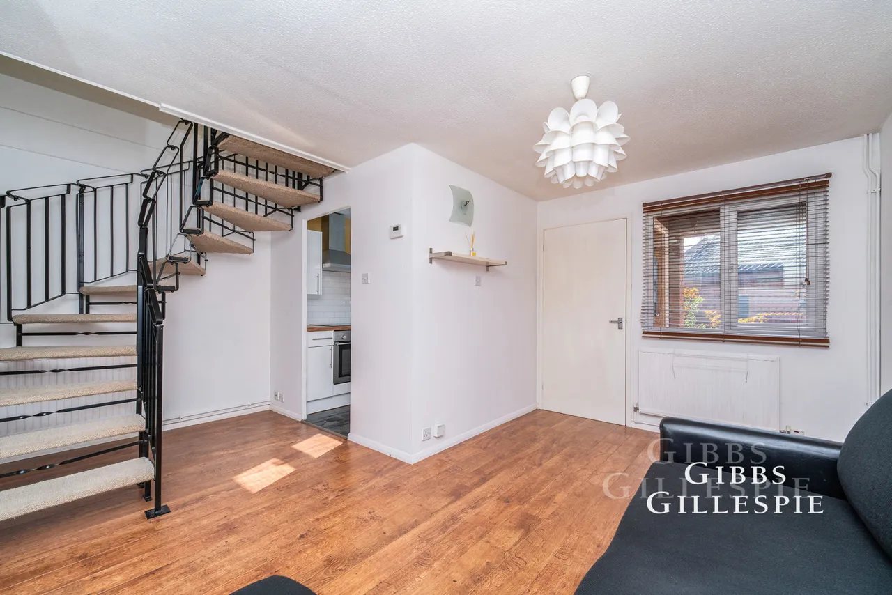 Hindhead Close, Hillingdon Fees Apply, UB8, photo 2