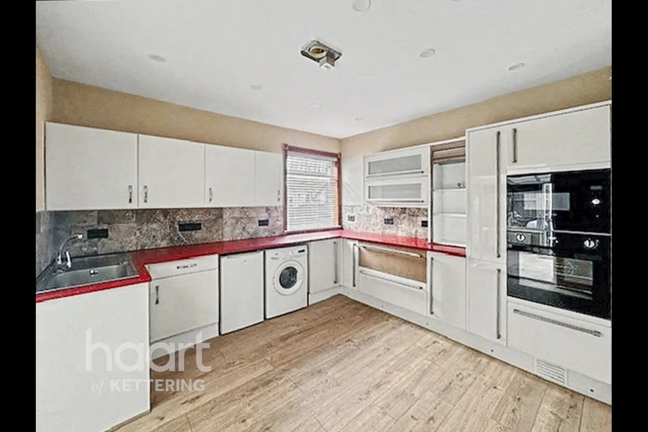 Lawson Street, Kettering, NN16, photo 5