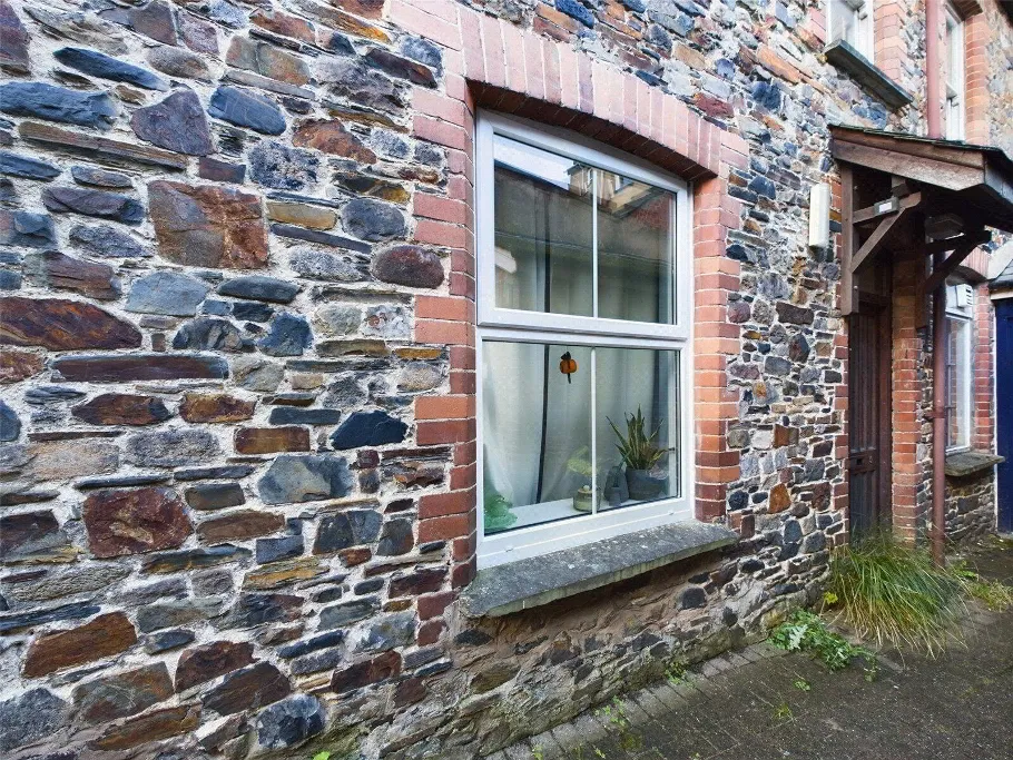 2 bed flat to rent, St. James Street, Okehampton, EX20