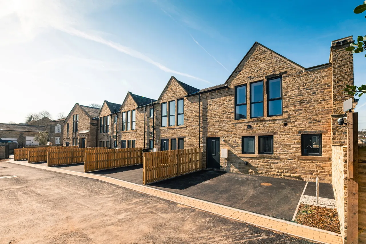 5 bed house for sale, Schoolyard Gardens, HD6