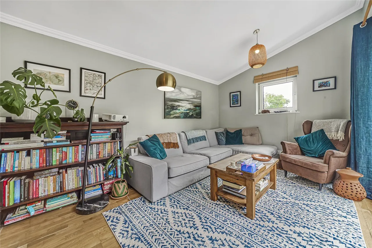 3 bed flat for sale — Union Road, London, SW4