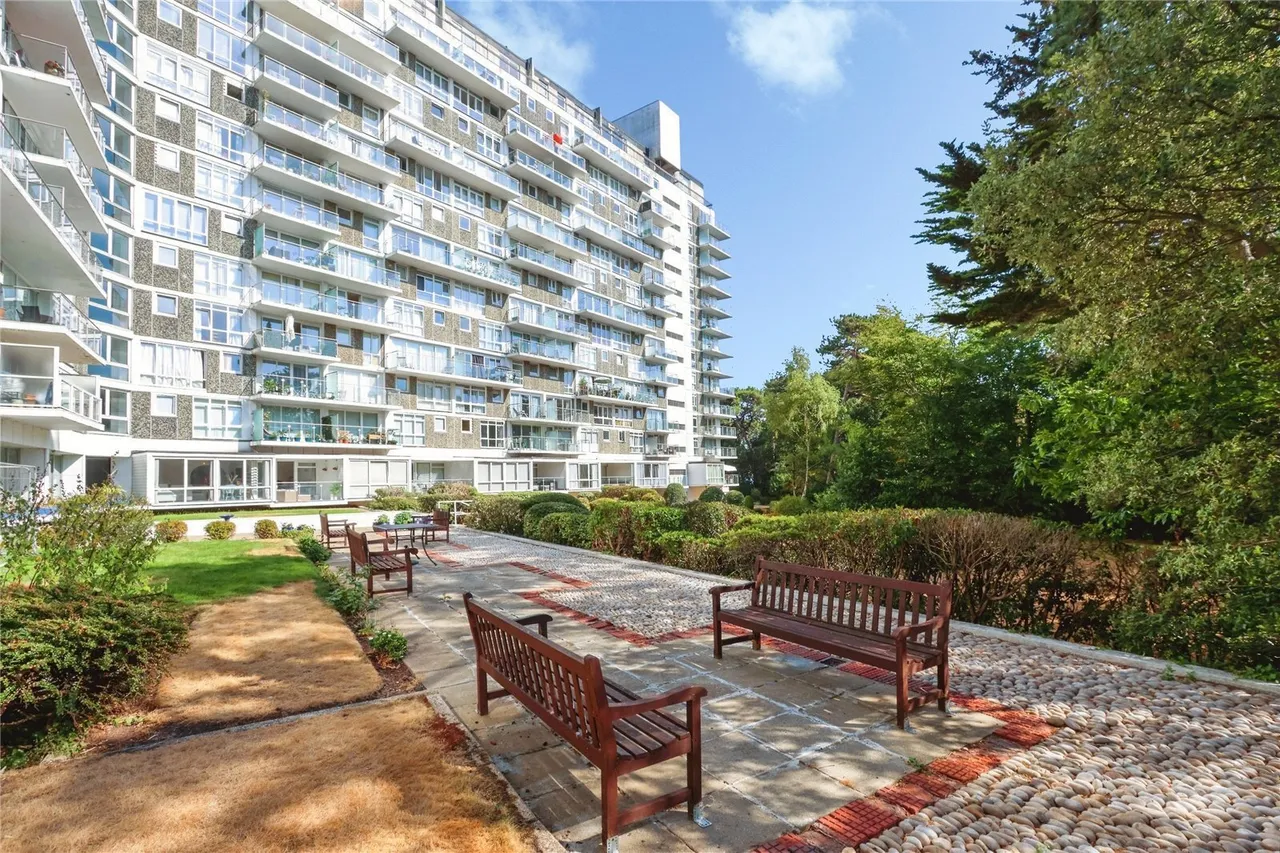 Admirals Walk, West Cliff, BH2, photo 16