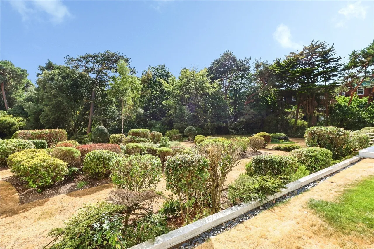 Admirals Walk, West Cliff, BH2, photo 18