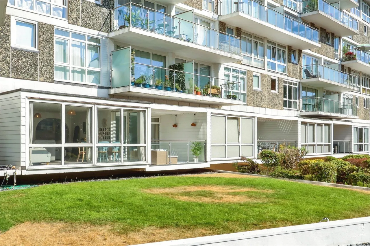 Admirals Walk, West Cliff, BH2, photo 13
