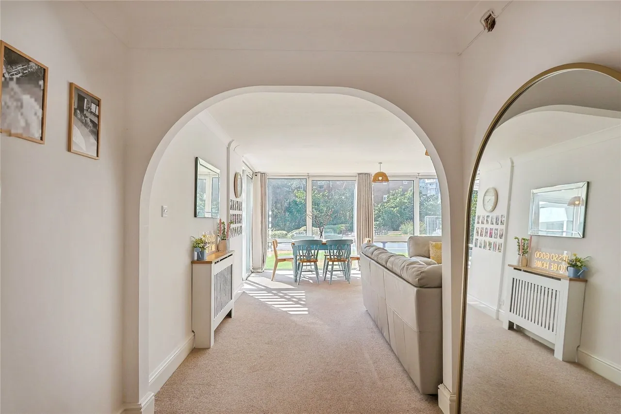 Admirals Walk, West Cliff, BH2, photo 12