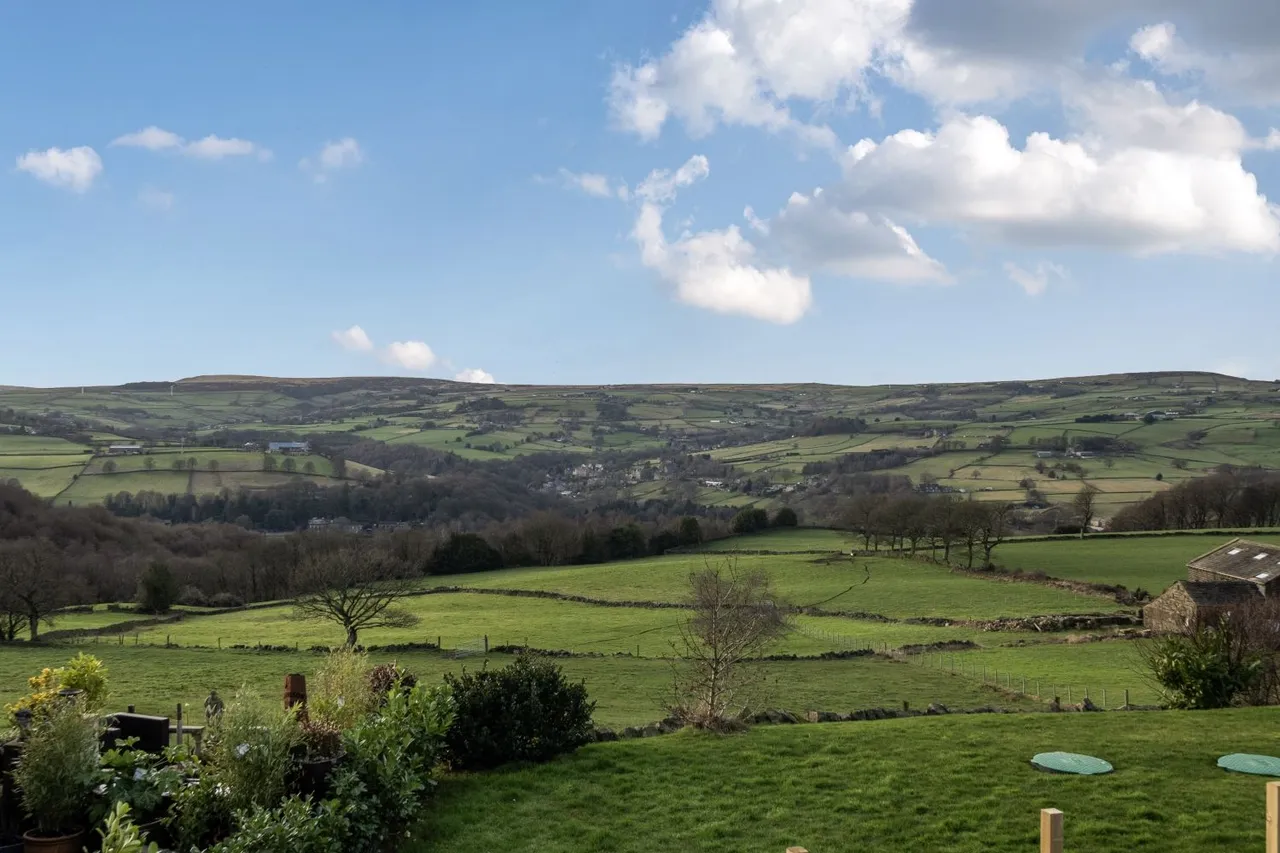 Ladstone Park, Sowerby Bridge, HX6, photo 4