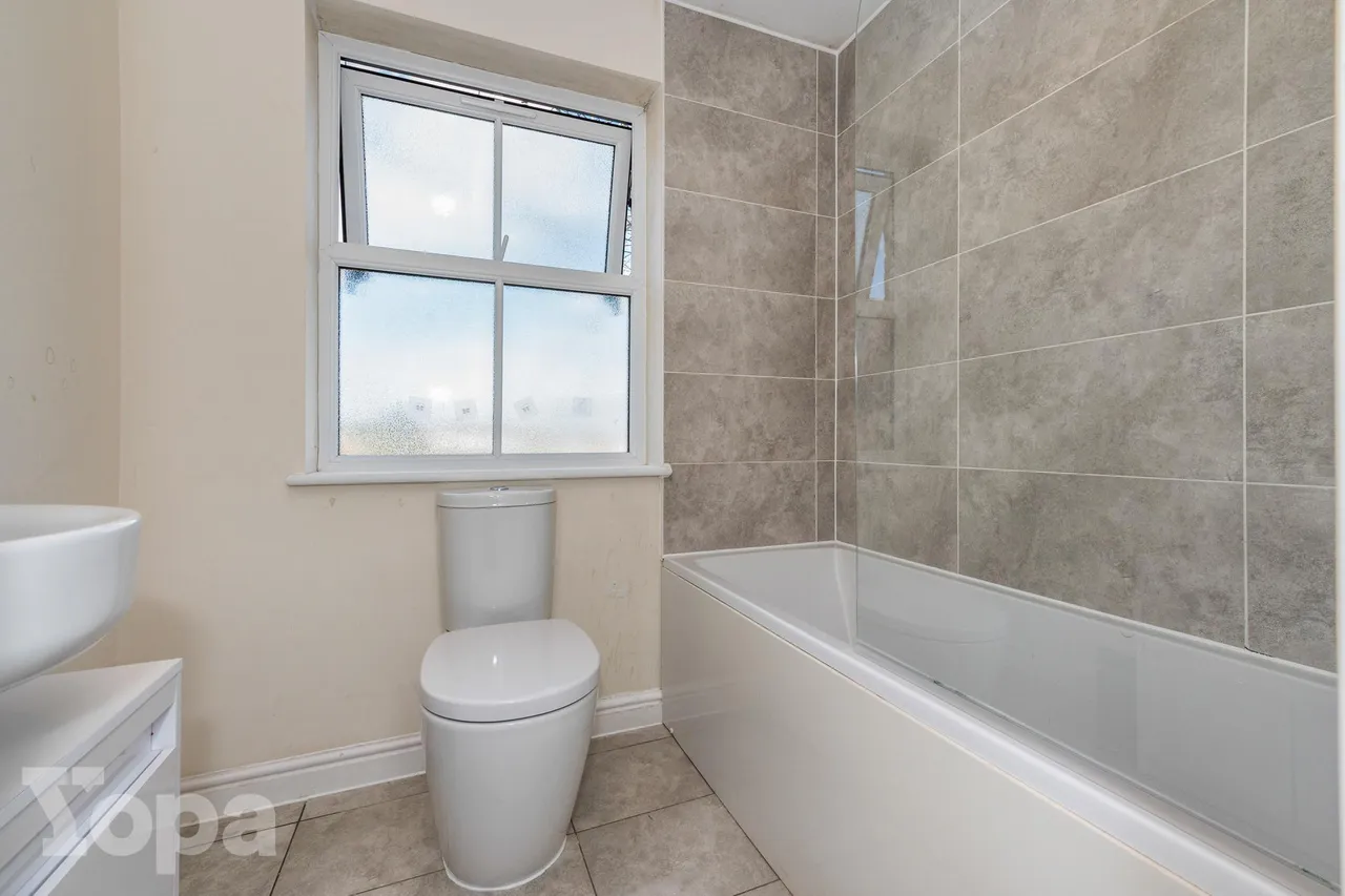 Ackers Drive, Swanscombe, DA10, photo 16