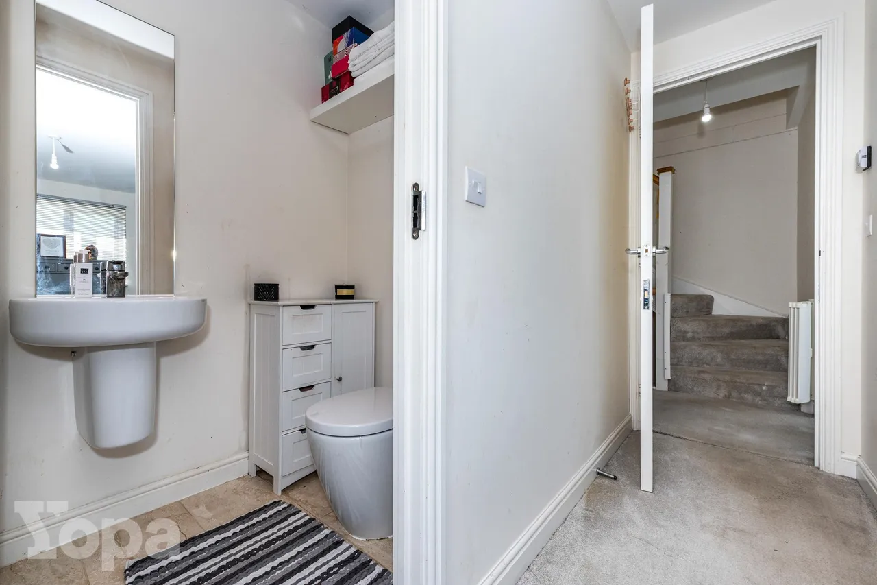 Ackers Drive, Swanscombe, DA10, photo 13