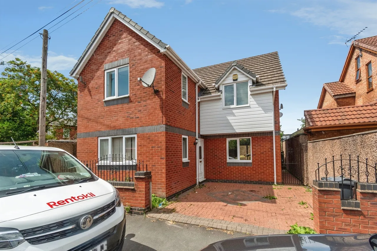 3 bed house for sale — Franchise Street, Wednesbury