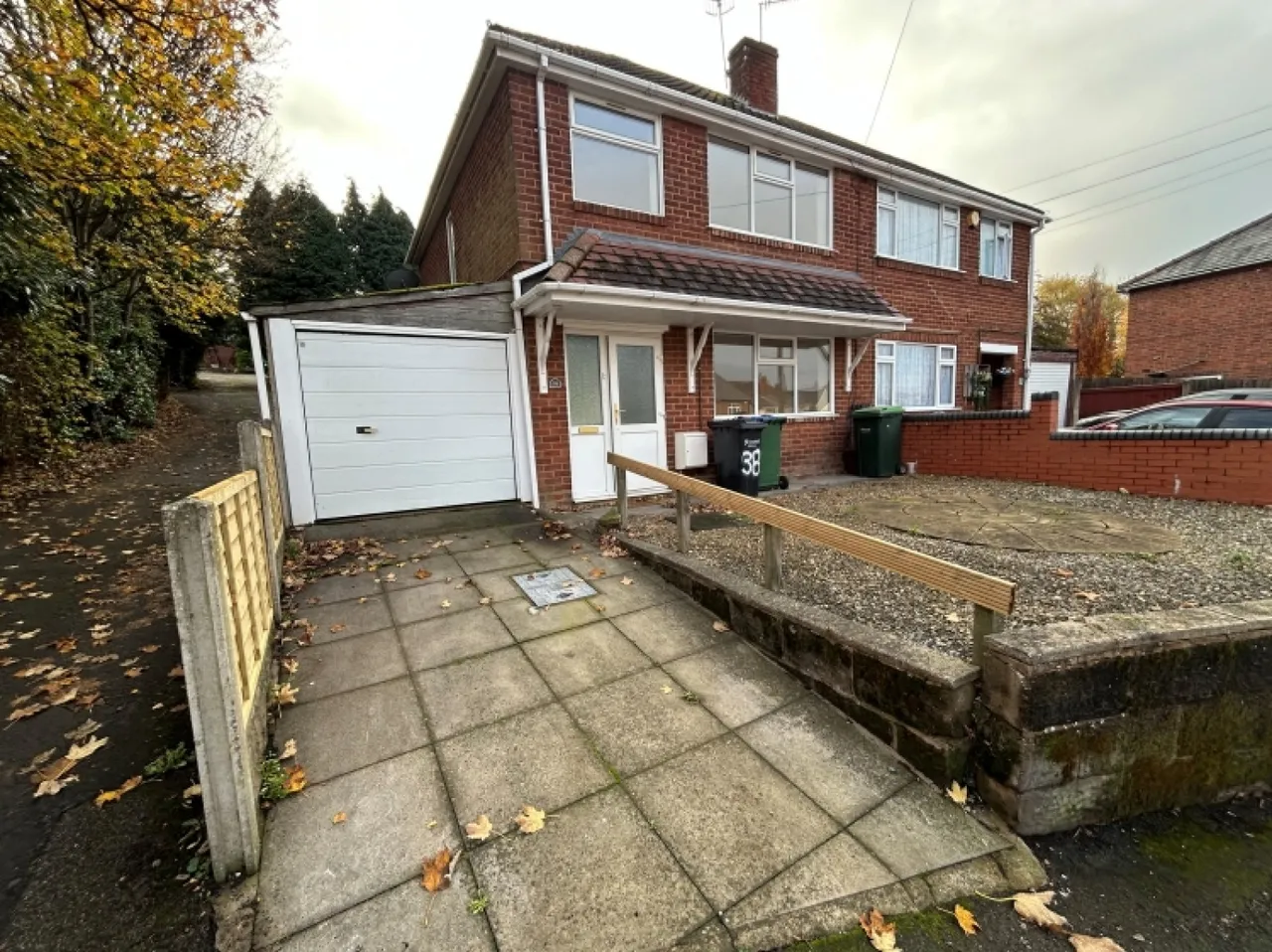 3 bed uk to rent, Surfeit Hill Road, Cradley Heath, B64