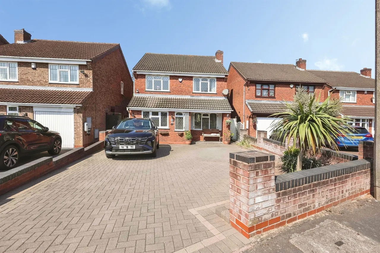 3 bed house for sale, Castle Crescent, Birmingham, B36