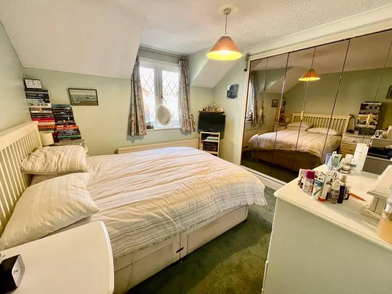 Groves Close, Bourne End SL8 5JP, photo 6