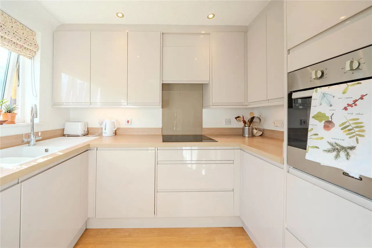 Primrose Court, Primley Park View, LS17, photo 2