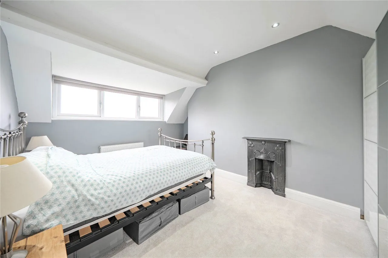 North Parade, West Park, LS16, photo 10