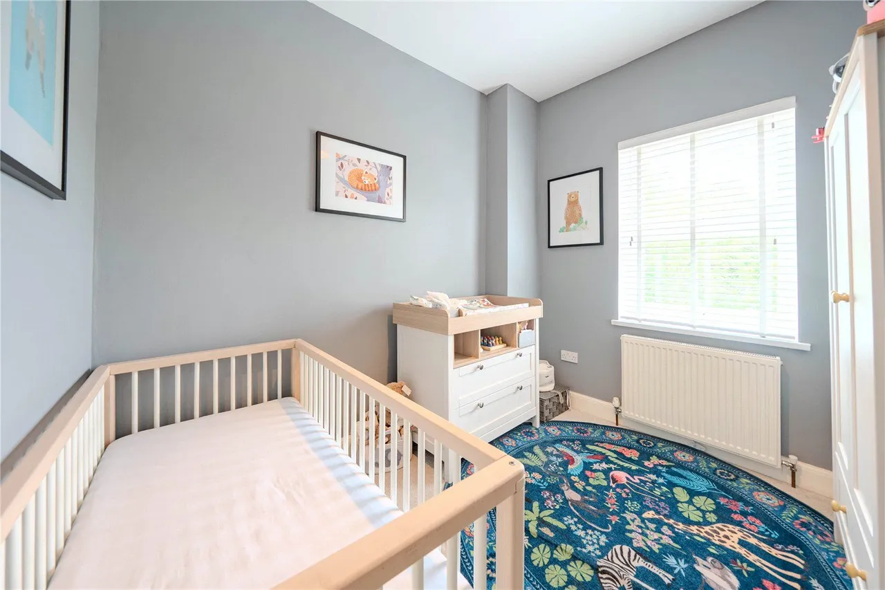 North Parade, West Park, LS16, photo 9