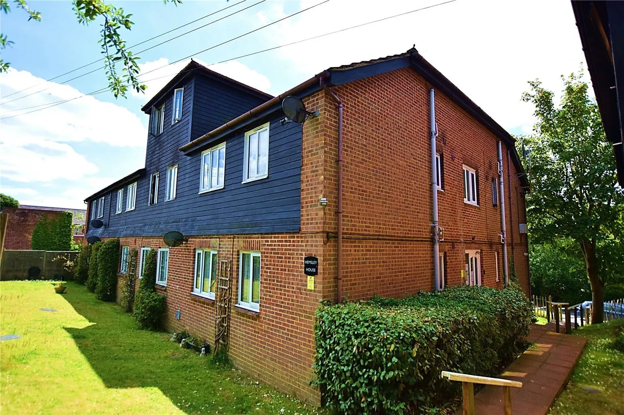 1 bed flat for sale, Streatfield Road, Heathfield, TN21