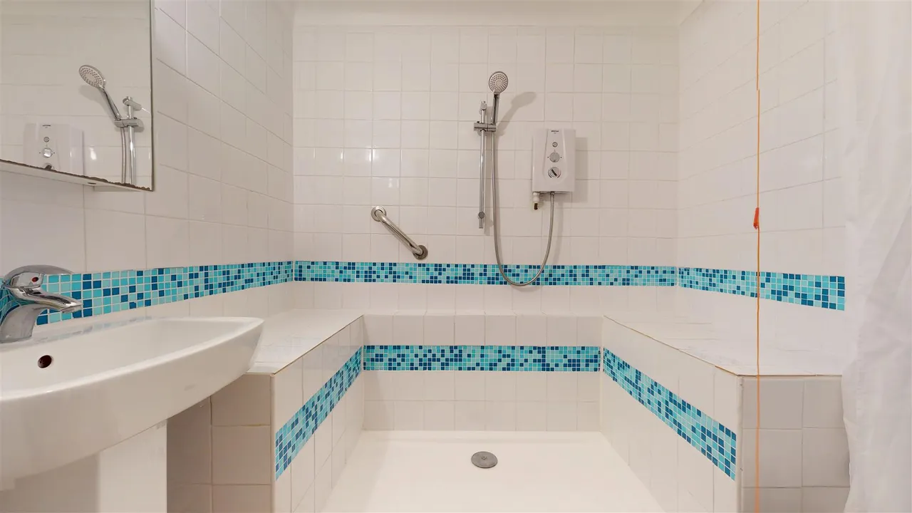 Flintergill Court, Heelands, photo 7