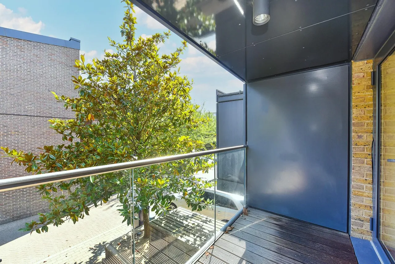 Sir Alexander Close, Acton, W3, photo 6