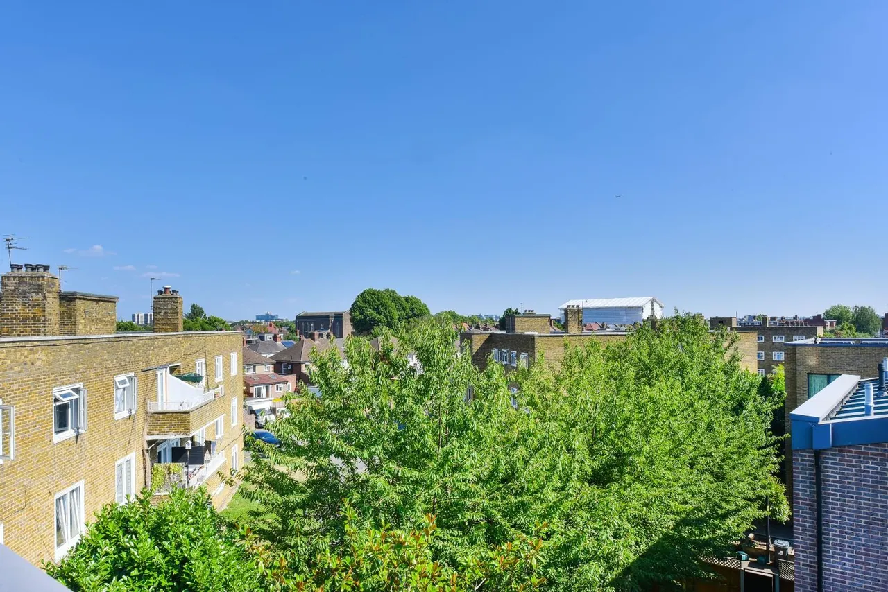Sir Alexander Close, Acton, W3, photo 15