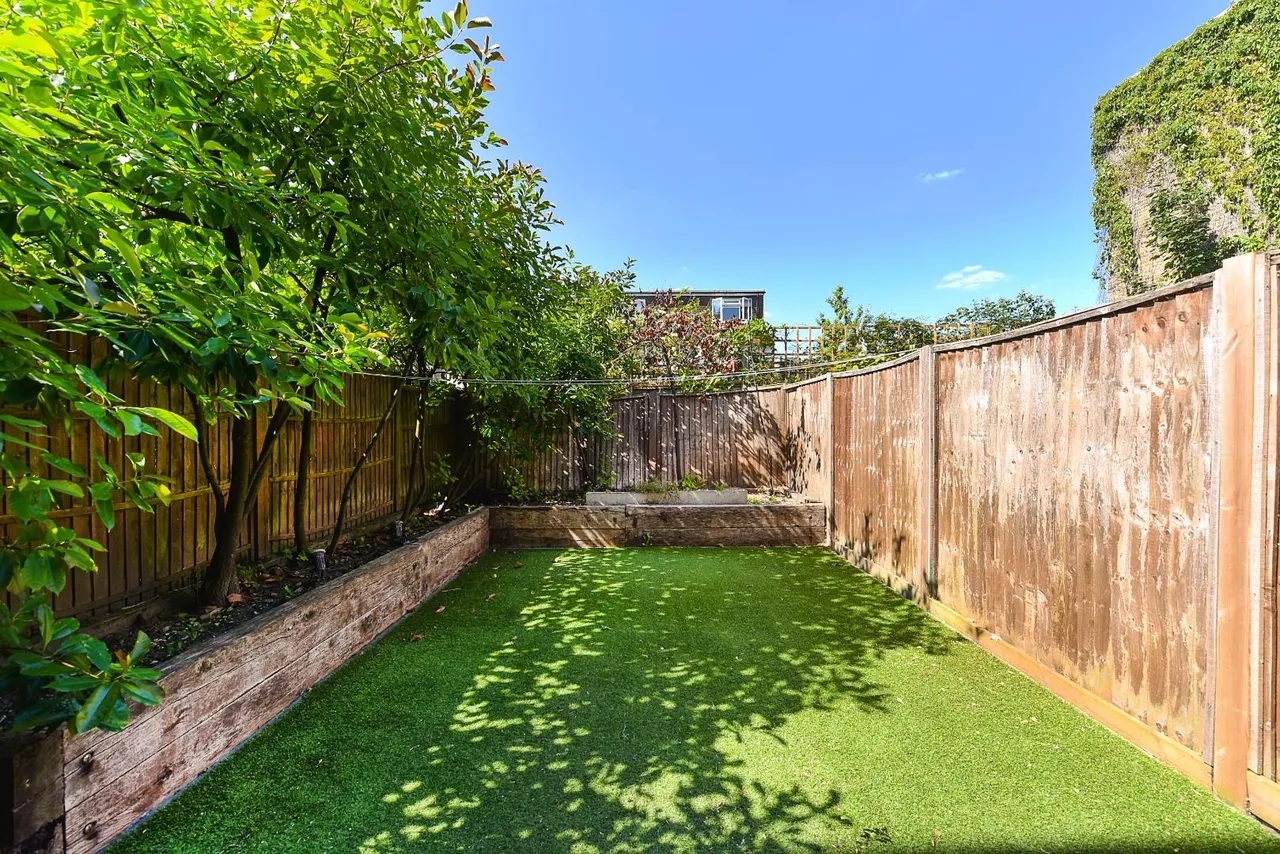 Sir Alexander Close, Acton, W3, photo 16