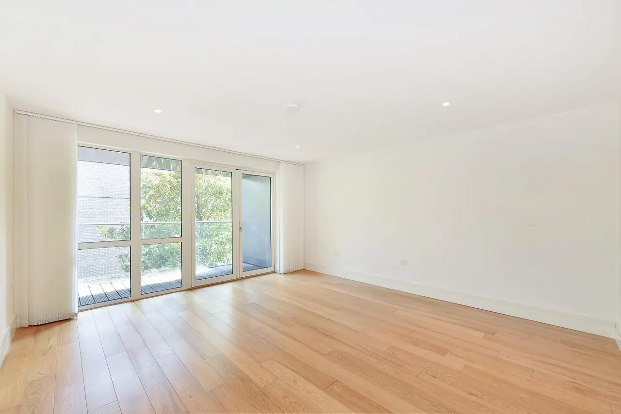 Sir Alexander Close, Acton, W3, photo 4