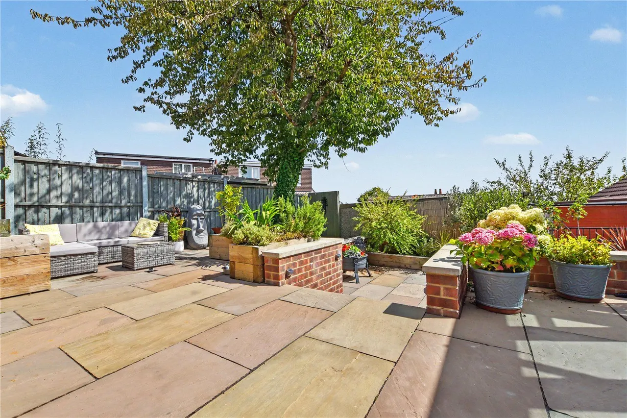 West Lea Drive, Tingley, WF3, photo 12