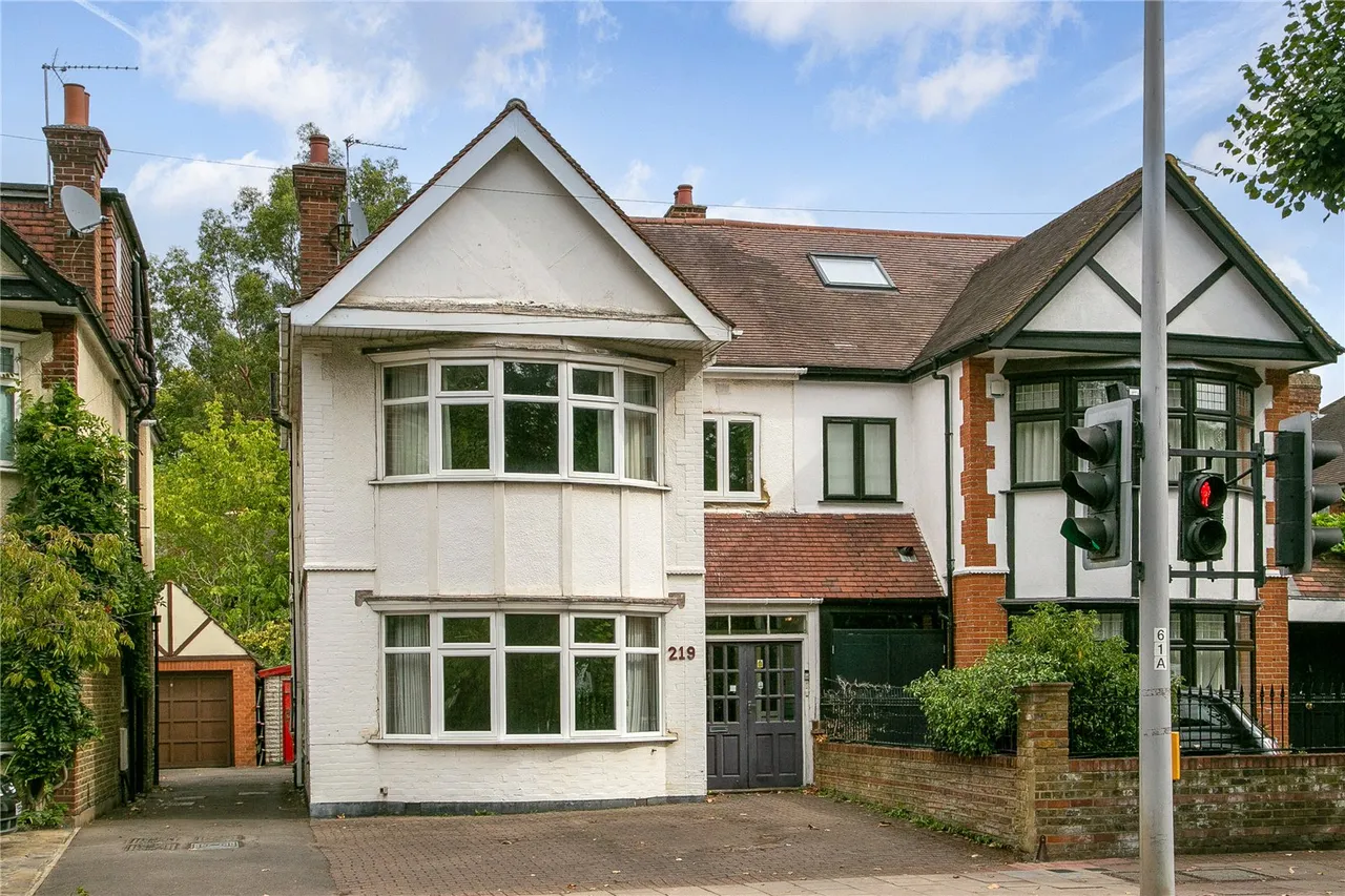 3 bed house for sale, Mortlake Road, Kew, TW9
