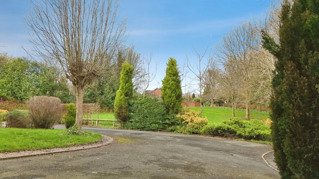 Swallowfield Close, Swallowfield Close, Priorslee TF2 9TG, photo 44