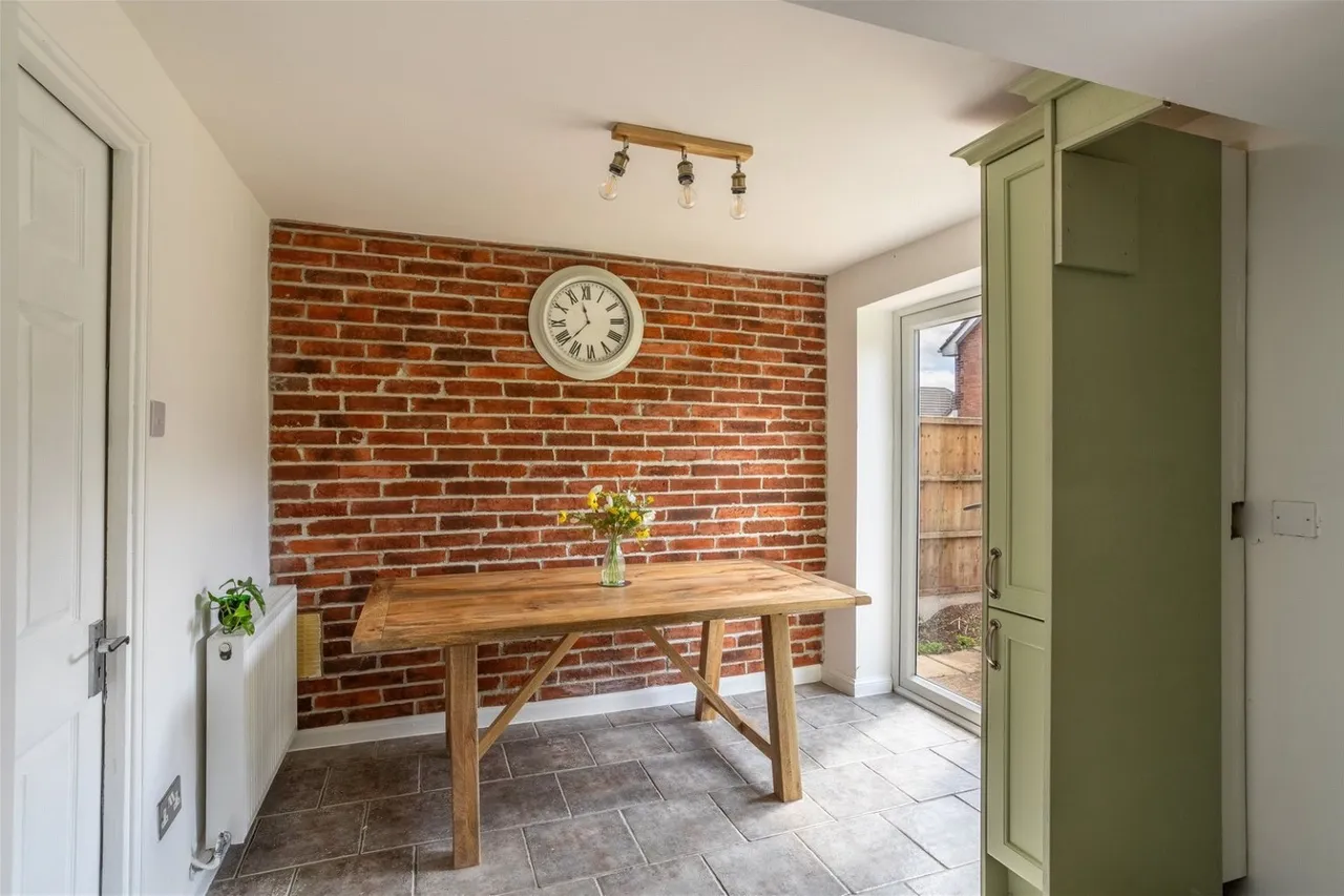 Swallowfield Close, Swallowfield Close, Priorslee TF2 9TG, photo 8