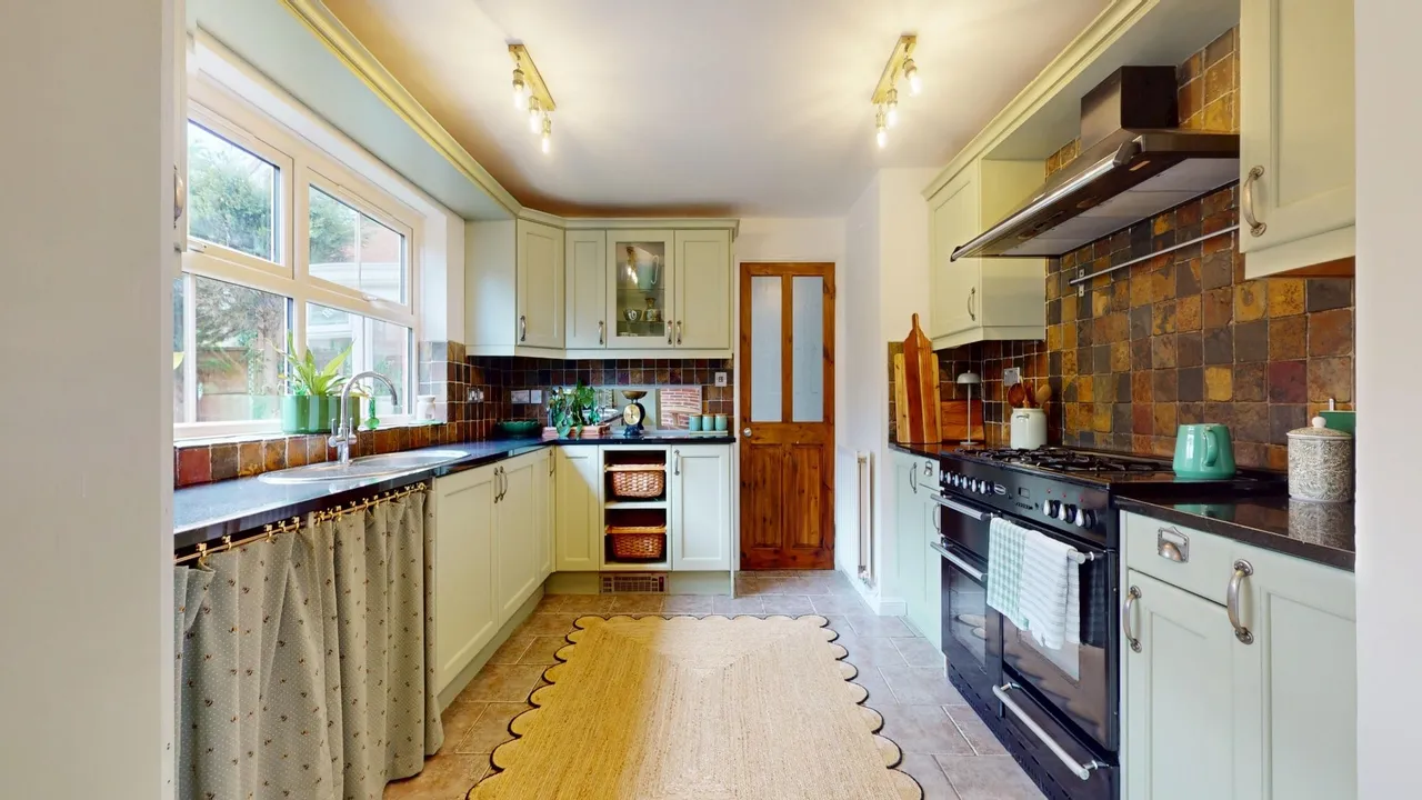 Swallowfield Close, Swallowfield Close, Priorslee TF2 9TG, photo 2