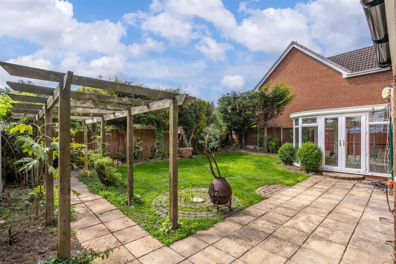 Swallowfield Close, Swallowfield Close, Priorslee TF2 9TG, photo 4