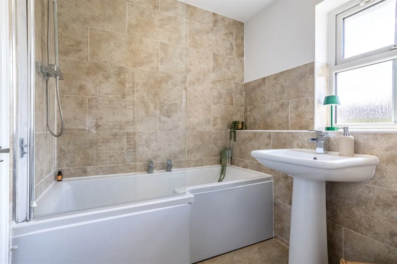 Swallowfield Close, Swallowfield Close, Priorslee TF2 9TG, photo 35