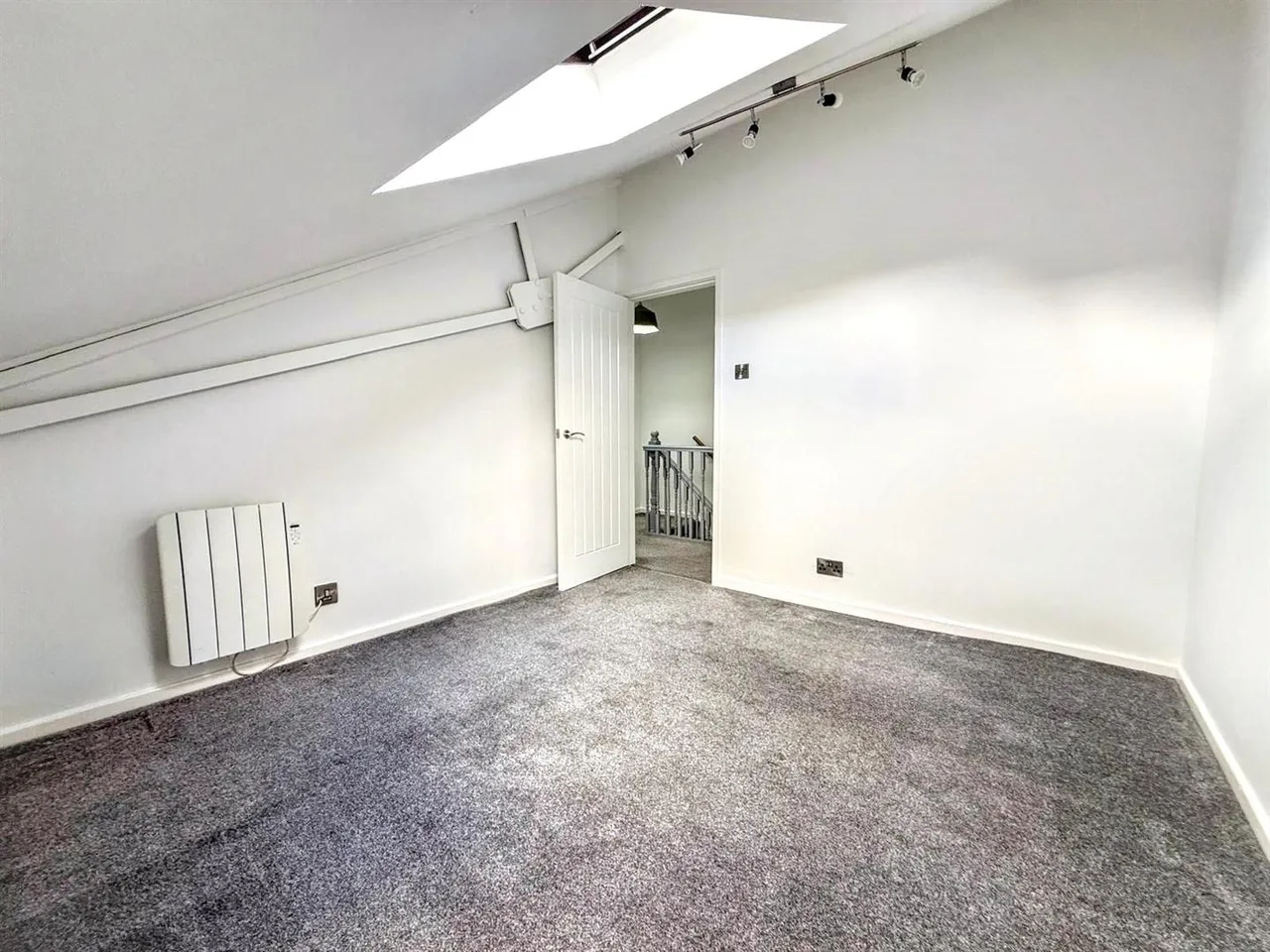 Bradley Road, Silsden, BD20 9NL, photo 10