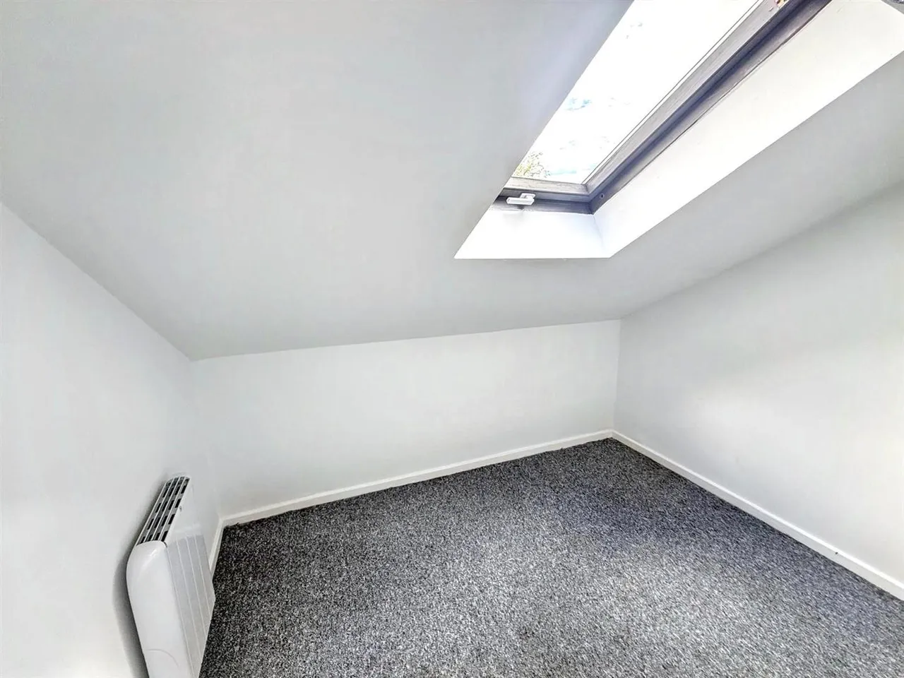 Bradley Road, Silsden, BD20 9NL, photo 9