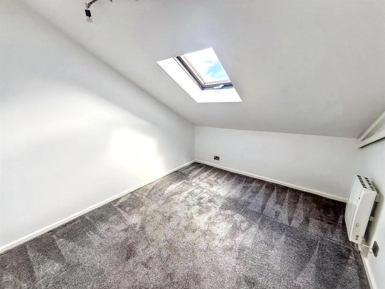 Bradley Road, Silsden, BD20 9NL, photo 11