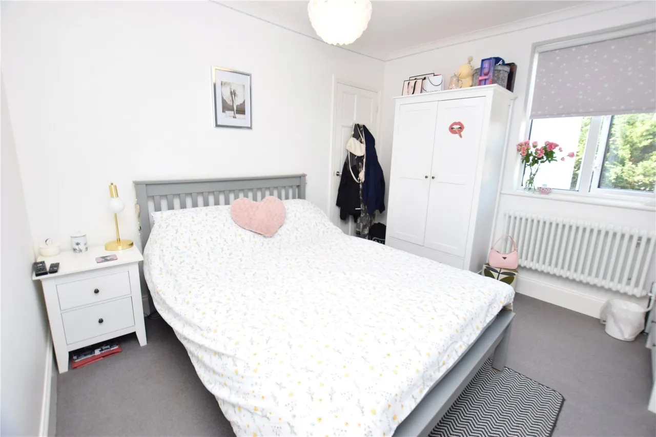 Somerset Road, Farnborough, Hampshire, GU14 6DP, photo 16