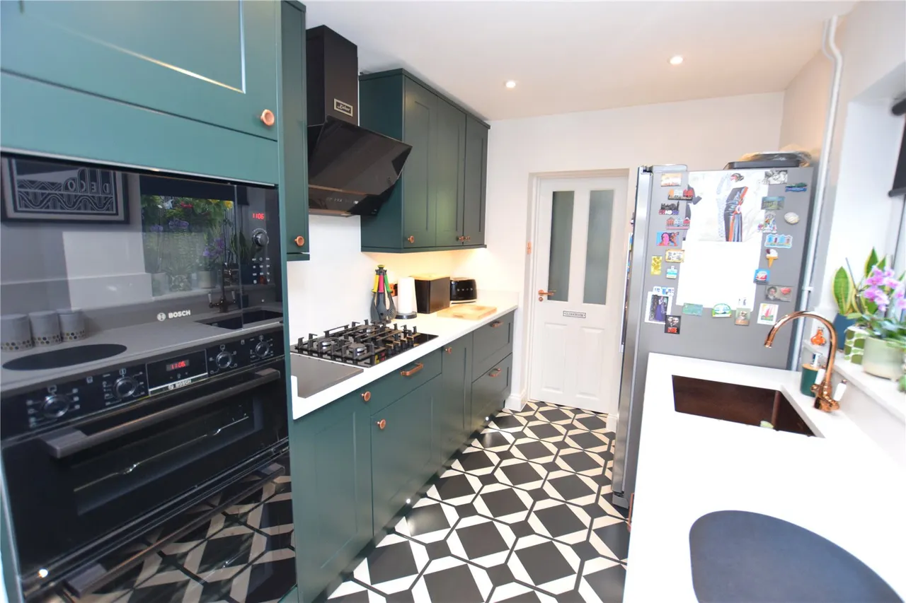 Somerset Road, Farnborough, Hampshire, GU14 6DP, photo 3