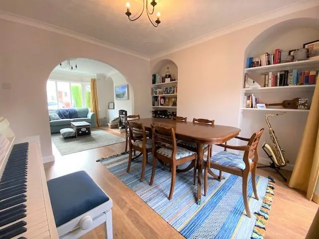 Queens Walk, Stamford, PE9, photo 5