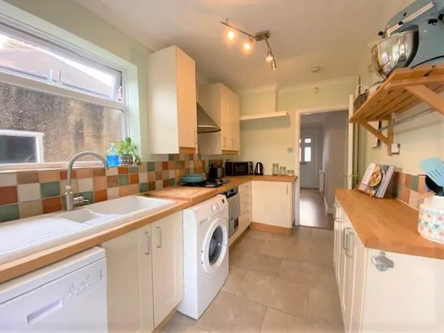 Queens Walk, Stamford, PE9, photo 7