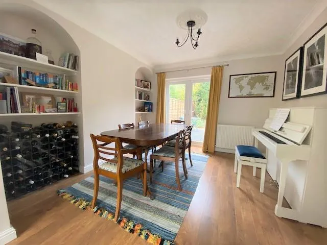 Queens Walk, Stamford, PE9, photo 4